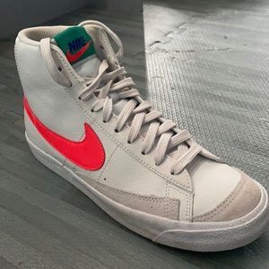 Nike blazer